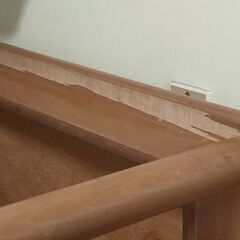 一応四人用小さめダイニングテーブル　分解可能ですの画像