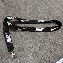 ナイキ ネックストラップの画像