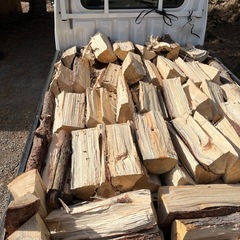 赤松薪　軽トラ一杯の画像