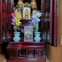 30年は経っている仏壇ですの画像