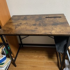 (受渡予定者決定)引取2/28まで！木目調デスク　側面収納袋付きの画像
