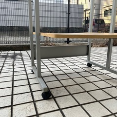 パソコンデスクの画像