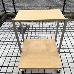 パソコンデスクの画像