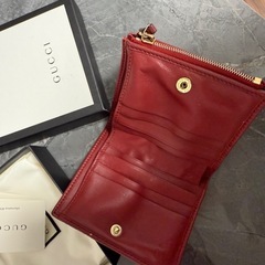 GUCCI レザー二つ折り財布（型崩れあり）の画像