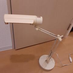 ニトリのデスクライト