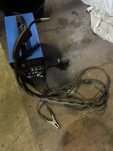 再出品です　半自動溶接機　　単相200vノンガス
