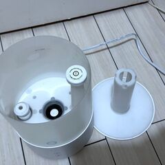 Qurra  小型 加湿器 アロマ 卓上 おしゃれ 加湿器 静音 寝室 加湿器 超音波 上から給水 お手入れ簡単 加湿器 コンパクト かわいい 上部給水 の画像