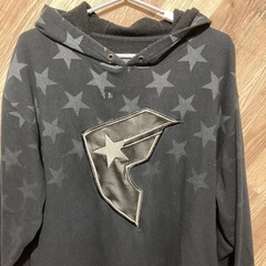 FAMOUS プルオーバー パーカーの画像