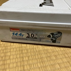 マキタ14.4vホワイト
箱の画像