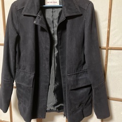 黒のジャケット