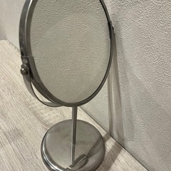 IKEA ミラー　TRENSUMの画像