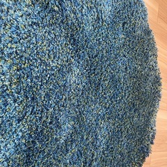 【０円・引き取り限定】円形ラグ差し上げますの画像