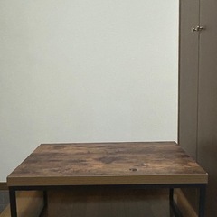 ヴィンテージ調ローテーブル　ニトリ 机