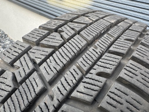 YOKOHAMAスタッドレスタイヤ　ルーミー　