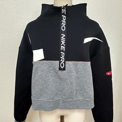 NIKE トップス