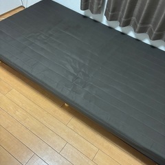 足つきマットレスの画像