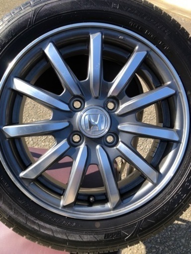 車のパーツ タイヤ、ホイール