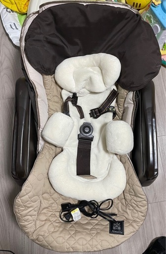 Combi 電動ネムリラ オートスイングダッコプラス　エッグショック