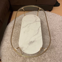 ガラステーブルの画像