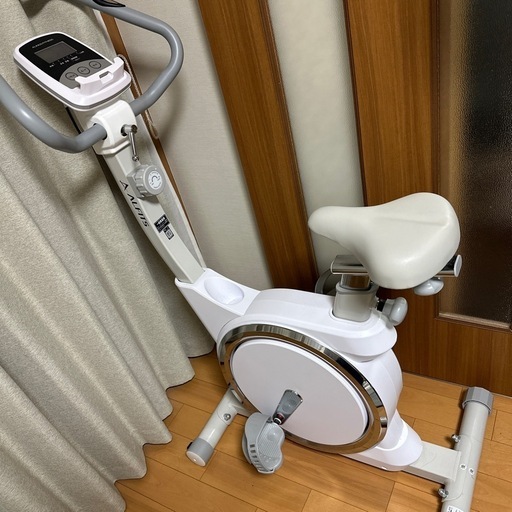 アルインコ（ALINCO）おしゃれフィットネスバイク エアロマグネティックバイク 8段階負荷調節 スリム仕様静音 サドル調整 組立簡単 心拍測定 簡単移動 タブレットトレ -インテリア