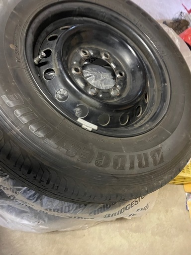 ハイエース純正サイズタイヤホイール4本セット