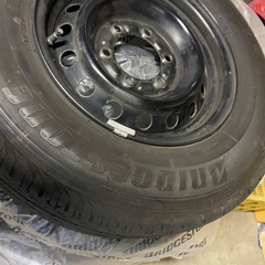 ハイエース純正サイズタイヤホイール4本セット