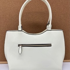 中古◆ハンドバッグ◆ペレンネ◆エナメル調◆クリーム◆の画像