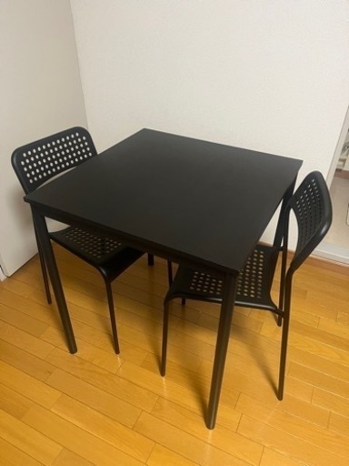 譲り先が決まりました【美品】ダイニングテーブルと椅子二つ