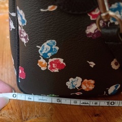 COACH  ※取引中※お問い合わせ多数の為メッセージ受付中止> < の画像