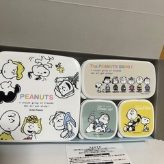 スヌーピー　シール容器4PCセット！