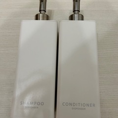 tower 山﨑実業　シャンプーボトルとコンディショナーボトル