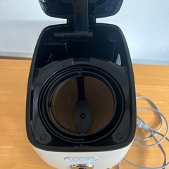 デロンギ　ドリップコーヒーメーカー（ICMI011J-W）