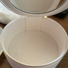 Diorメイクボックスの画像