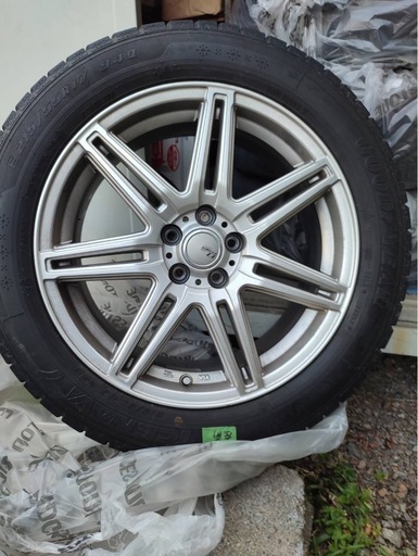 値下げしました！スタッドレスタイヤ　4本セット