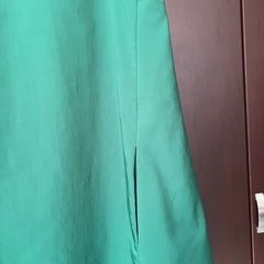 グリーンのワンピースの画像