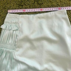 【定価21,000円】新品タグ付きAMERICAN RAG CIEアシメロング丈スカート XS サテンの画像