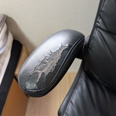 ニトリの革張りの椅子差し上げます。の画像