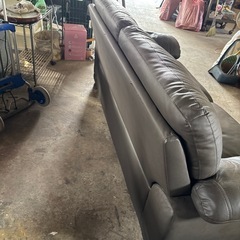 ソファー３人掛けの画像