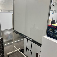 早く来られる方優先‼︎可動式ホワイトボード