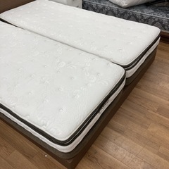 ジモティー限定価格！⭐ NITORI ニトリ クイーンベッド 2段マットレス（N-Sleep Ｈard3-CR）幅170cm 綺麗の画像