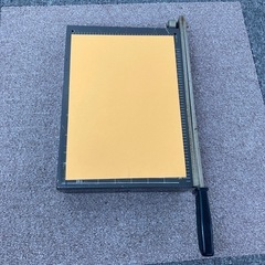 ペーパーカッター(手動裁断機)差し上げますの画像