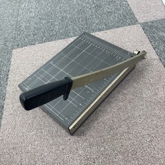 ペーパーカッター(手動裁断機)差し上げますの画像