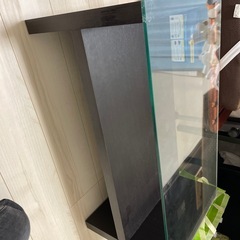 ガラステーブルの画像
