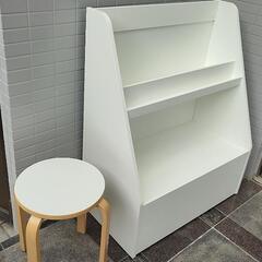 IKEA　本棚、ニトリ　椅子の画像
