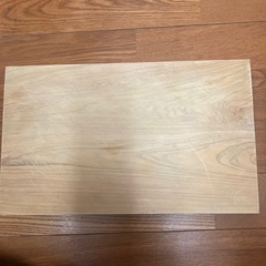木のまな板の画像