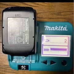 マキタ　チェッカーで40v 18v14.4vバッテリーの状態確認します。の画像