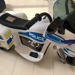 プレゼントにも♡パトカー電動乗用自動車　電動乗用バイク　足けりバイクの画像