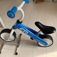 プレゼントにも♡パトカー電動乗用自動車　電動乗用バイク　足けりバイクの画像
