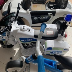 プレゼントにも♡パトカー電動乗用自動車　電動乗用バイク　足けりバイク
