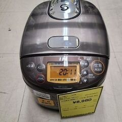 J6794　ZOJIRUSHI　ゾウジルシ　3.0合炊きIH炊飯...